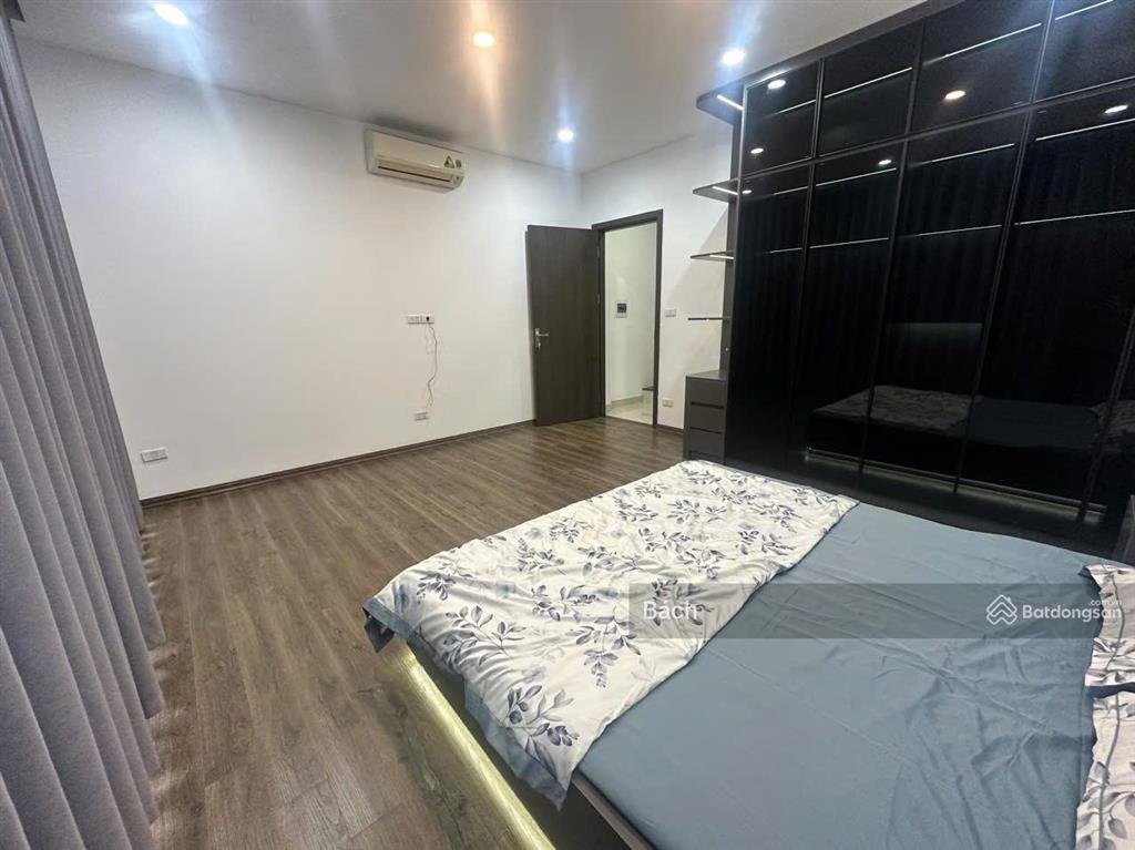 Cho thuê nhà riêng phố dương văn bé, dt 43m2, 5 tầng, mt 5.3m, nhà mới,phù hợp cho gia đình hoặc vp