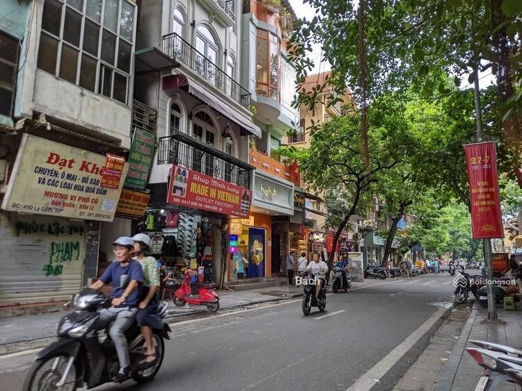 Vào thu  cho thuê cửa hàng mặt phố đinh liệt  dt 32m2  mt 3m. phố hot.  0886 248 ***