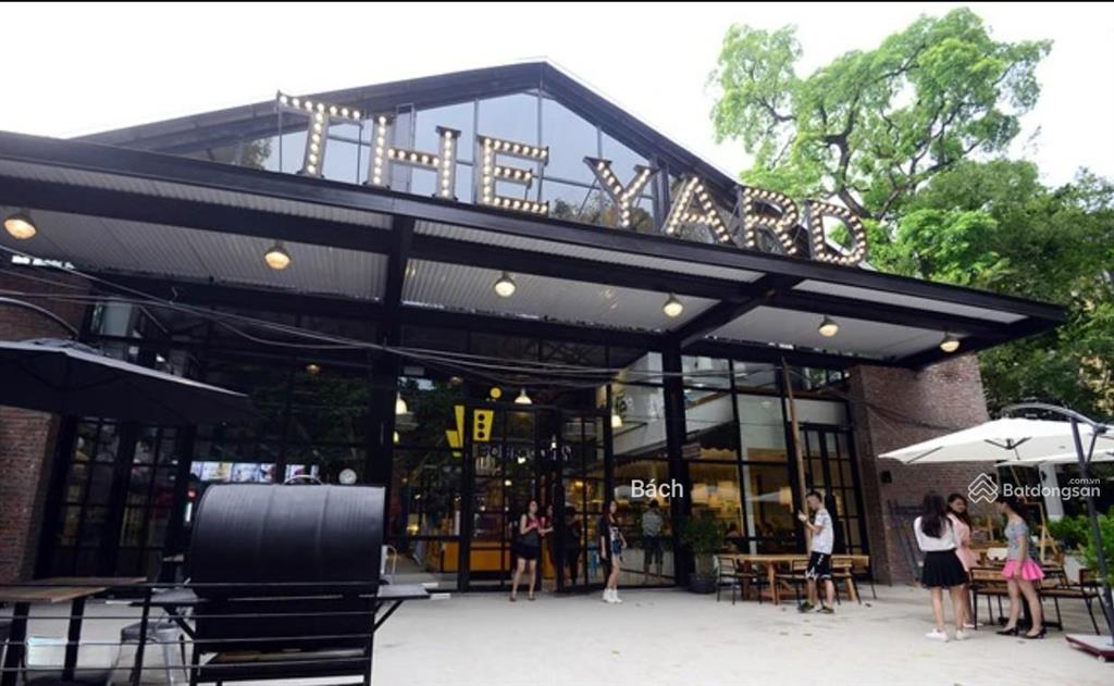 Cho thuê mbkd mặt phố chúc sơn, chương mỹ  dt 180m2, 3 tầng, mt 14m. hợp làm showroom, siêu thị...