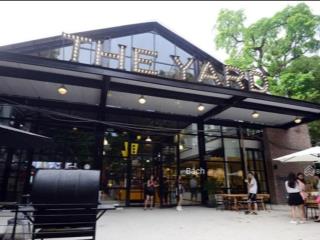 Cho thuê mbkd mặt phố chúc sơn, chương mỹ  dt 180m2, 3 tầng, mt 14m. hợp làm showroom, siêu thị...
