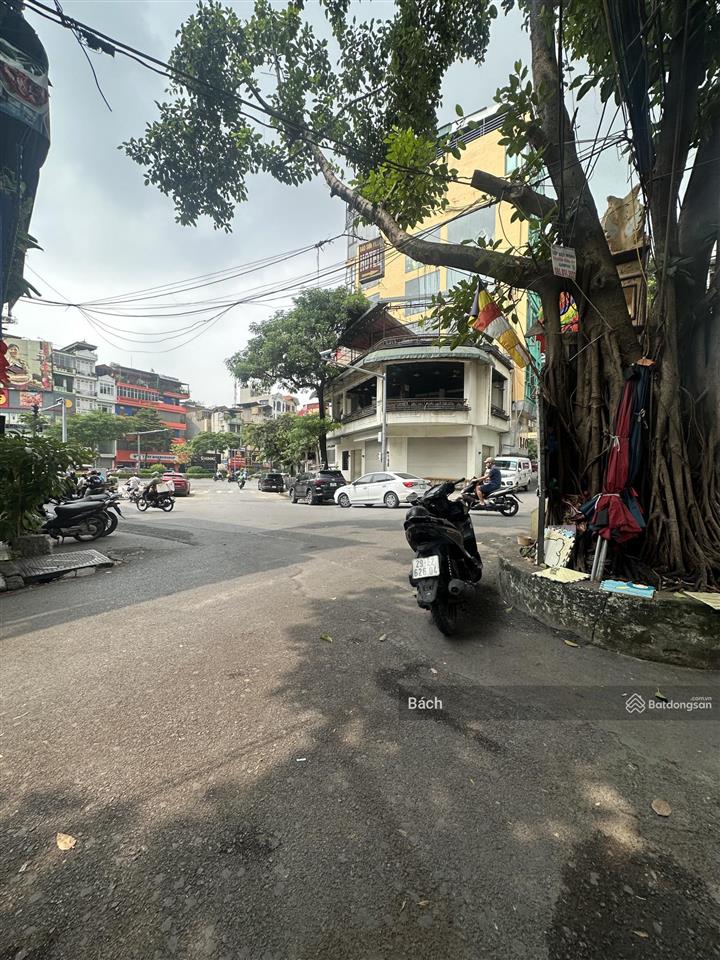 Hiếm  cho thuê cửa hàng mặt phố hàng trống  dt 85m2  mt 9m  riêng biệt.  0886 248 ***
