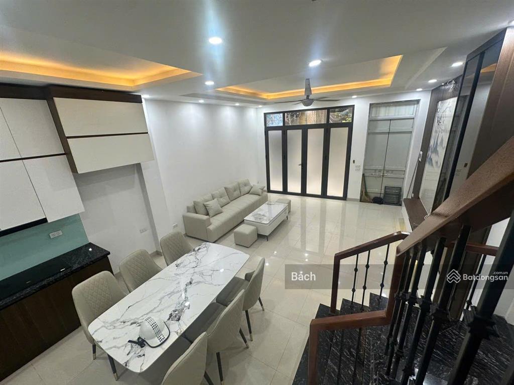 Chính chủ bán nhà ngõ 23 dương văn bé, q.hbt  dt 42m2 x 5 tầng, mt 5.3m  nhà mới  lô góc