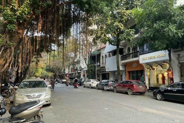 Cho thuê cửa hàng mặt phố lý quốc sư, 50m2, mt 5m, gần nhà thờ, ưu tiên khách chuỗi.  0886 248 ***