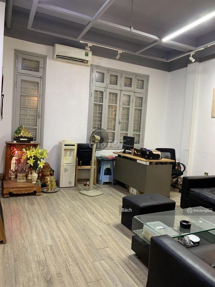 Cho thuê nhà mặt phố đinh liệt, q. hk  hiếm  dt 40m2, 4 tầng  mt 3m.  0886 248 *** bách