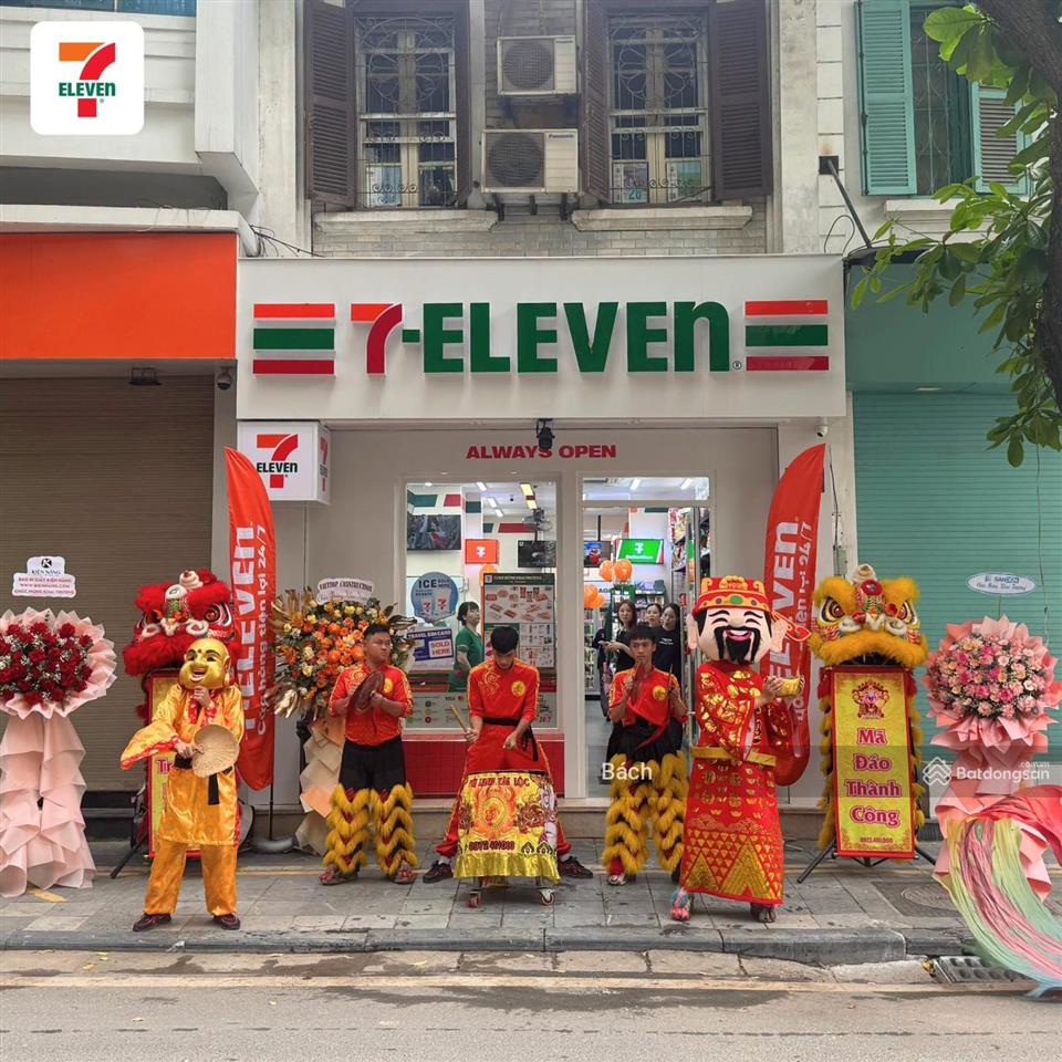 Cho thuê nhà mặt phố hàng bồ, q. hk  dt 40m2, 3 tầng, mt 5m, giá 60tr.  0886 248 *** bách