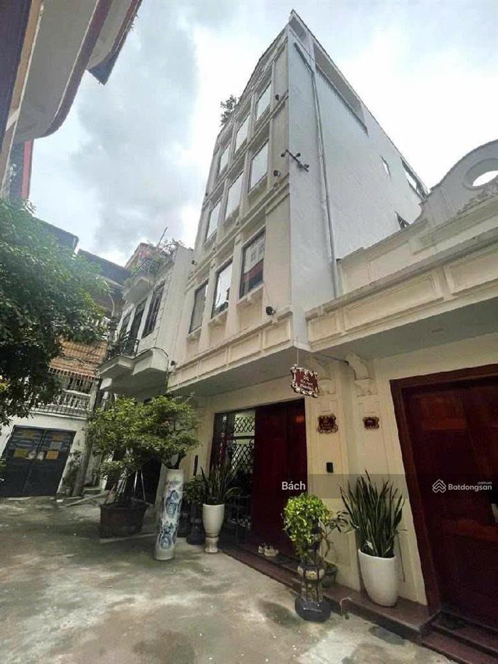 Cho thuê nhà mặt phố ô chợ dừa, q. đống đa  dt 100m2, 3 tầng  mt 6m.  0886 248 *** bách