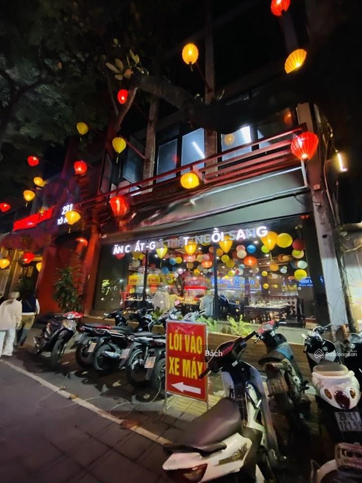 Cho thuê nhà mặt phố ô chợ dừa, q. đống đa  dt 100m2, 3 tầng  mt 6m.  0886 248 *** bách