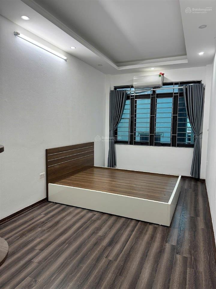 Bán nhà 5t6,9 tỷ, ngã 4 văn phúlê trọng tấn, sát trục chính ga tàu điện quang trung, ngõ ô tô