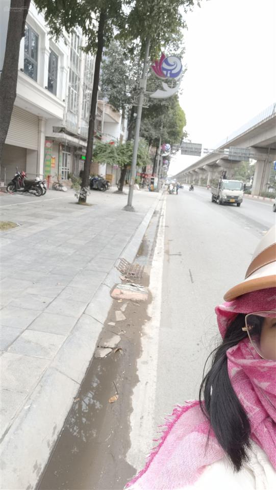 Bán nhà 5t6,9 tỷ, ngã 4 văn phúlê trọng tấn, sát trục chính ga tàu điện quang trung, ngõ ô tô