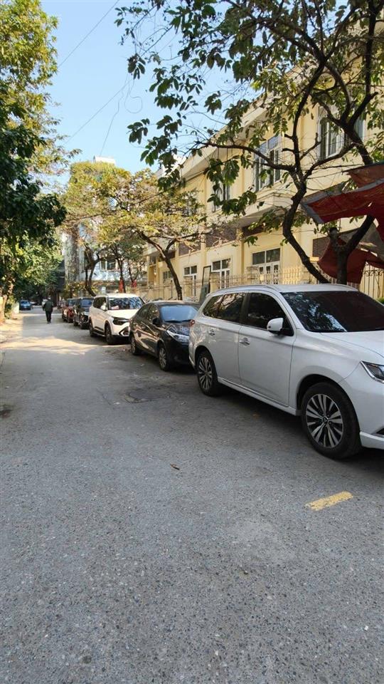 Bán nhà thang máy kề ngay kđt văn khê, kinh doanh ngõ thông phố ngô quyên hà đông  5 tầng, 13,5tỷ