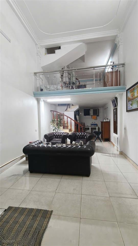 Bán nhà phùng hưngxa la, hà đông, 40m2 ngõ ô tô thông bàn cờ, 15m ra bệnh viện quân y 103hơn 8tỷ.