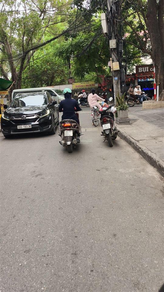 Bán nhà đường 19/5,văn quánhà đông, hơn 9tỷ, ôtô đỗ cửa, 5tầng 3 mặt thoángx34m2, 10m ra oto tránh