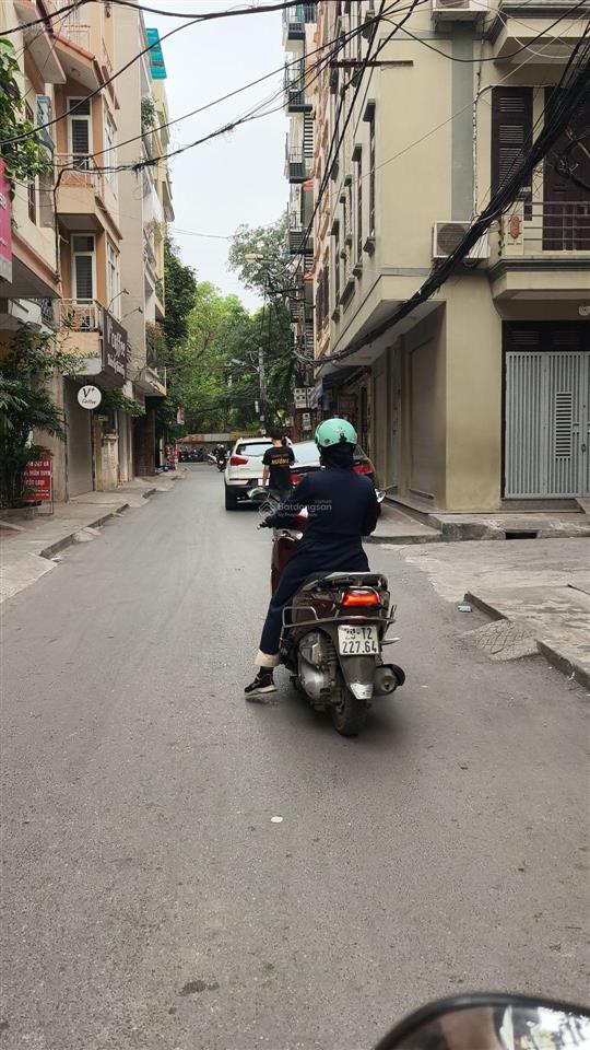 Bán nhà đường 19/5,văn quánhà đông, hơn 9tỷ, ôtô đỗ cửa, 5tầng 3 mặt thoángx34m2, 10m ra oto tránh