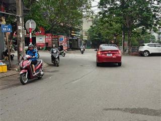 Bán nhà xa la, phùng hưng hà đông, hơn 8tỷ, 5t thang máy, ô tô ngay cửa, thông đường phân lô vỉa hè