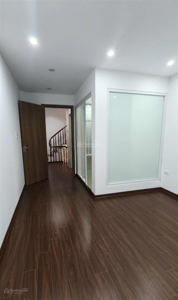 Bán nhà xa la, phùng hưng hà đông, hơn 8tỷ, 5t thang máy, ô tô ngay cửa, thông đường phân lô vỉa hè