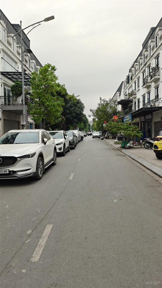 Bán liền kề lacasta văn phú  tây tứ trạch, không lỗi phong thủy, không bốt điện  73m2  23tỷ