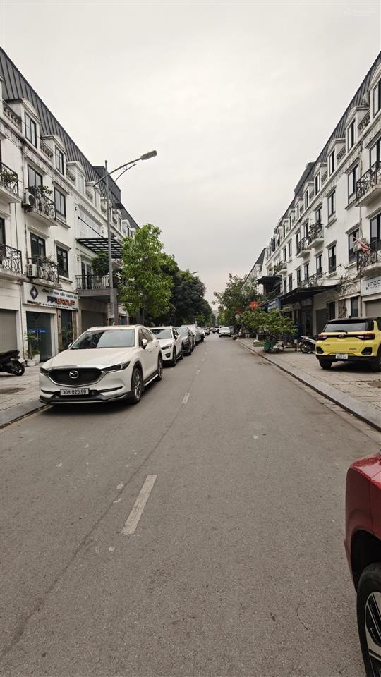 Bán liền kề lacasta văn phú  tây tứ trạch, không lỗi phong thủy, không bốt điện  73m2  23tỷ