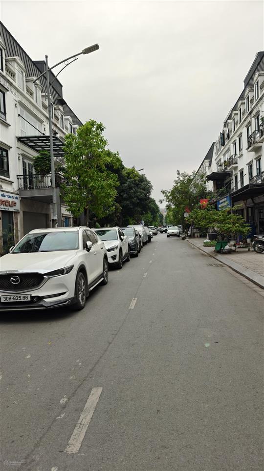 Bán liền kề lacasta văn phú  tây tứ trạch, không lỗi phong thủy, không bốt điện  73m2  23tỷ