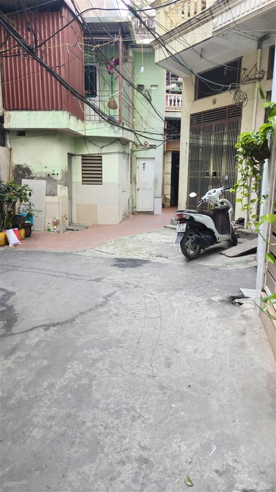 Bán nhà 51m2, cạnh sân bóng lê hồng phong, đối diện bưu điện hà đông chỉ 7,45tỷ, 10m ra trục chính