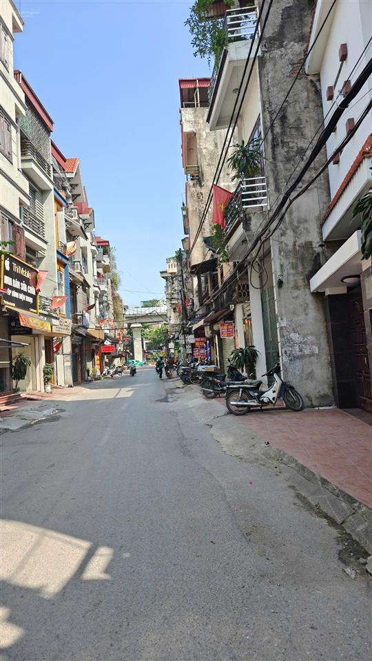 Bán nhà 6,9tỷ ngõ ngay mặt phố phan đình giót, gần ga quang trung, hà đông, 4 tầng x 31m2.
