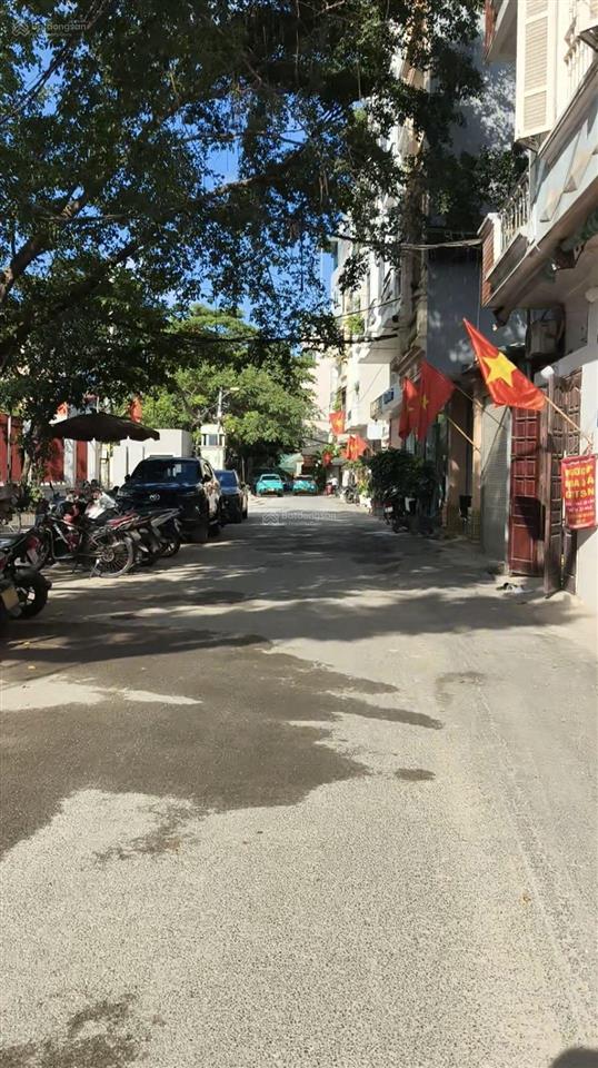 Hơn 6tỷ nhà 5 tầng, 37m2 ngay cổng trường c3 lê lợi(chuyên nguyễn huệ cũ) hà đông, ô tô gần.