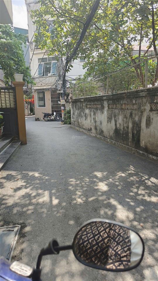 Hơn 6tỷ nhà 5 tầng, 37m2 ngay cổng trường c3 lê lợi(chuyên nguyễn huệ cũ) hà đông, ô tô gần.
