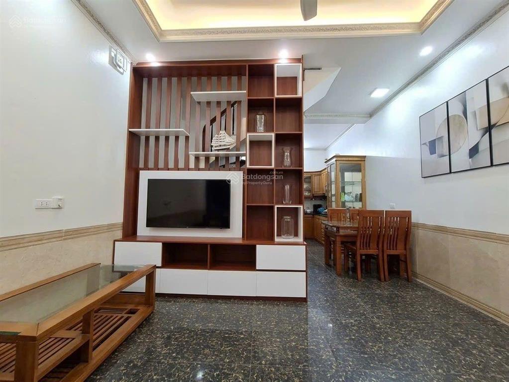 Bán nhà tô hiệusổ 36m2 có nhà 3 tầng, ngõ rộng 3m, ô tô tránh 10m cạnh chợ hà đông, hơn 8 tỷ tl.