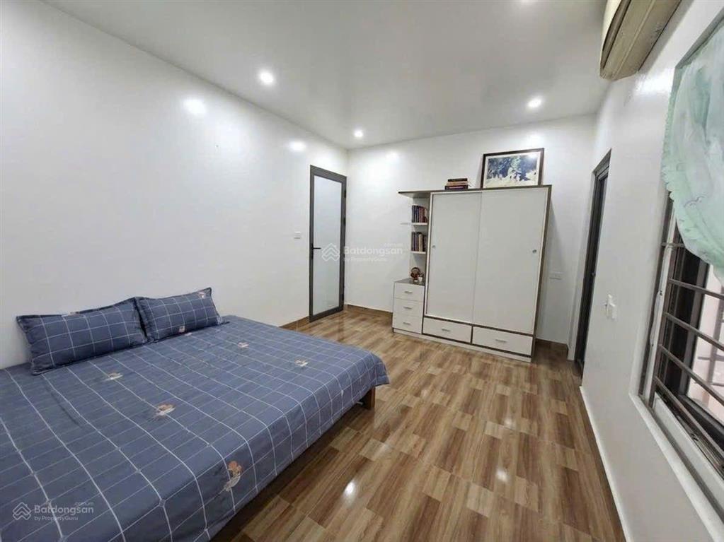 Bán nhà tô hiệusổ 36m2 có nhà 3 tầng, ngõ rộng 3m, ô tô tránh 10m cạnh chợ hà đông, hơn 8 tỷ tl.