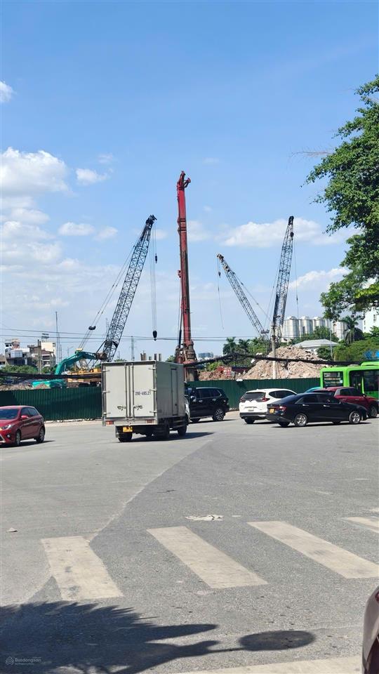 Bán nhà xa lavăn quán, hà đôngngõ xe 7 chỗ vào nhà, tiếp giáp đường vỉa hè ô tô tránh kdt xa la