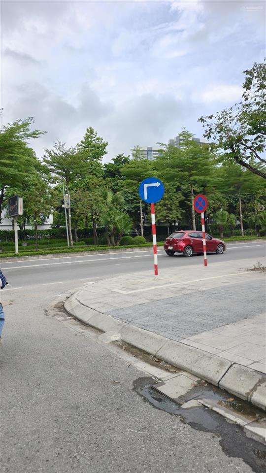 Bán nhà đối diện park city, hà đông, 50m2x5t ngõ ôtô 7 chỗ chạy thông, cách mp lê trọng tấn 15m