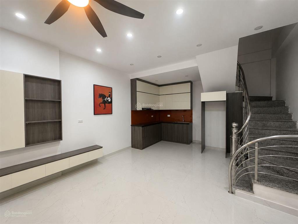 Bán gấp nhà hà trìbà triệu, hà đông, ô tô lùi cửa, 40m2 x4 tầng chỉ hơn 7tỷ  gần trường c2 lê lợi