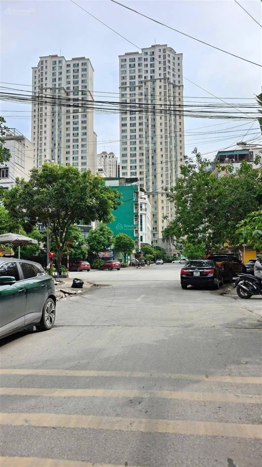 Bán nhà 40m²7,5 tỷ tô hiệulê laikhu phân lô cán bộ dân trí cao, hai mặt ngõ, cạnh chợ hà đông.