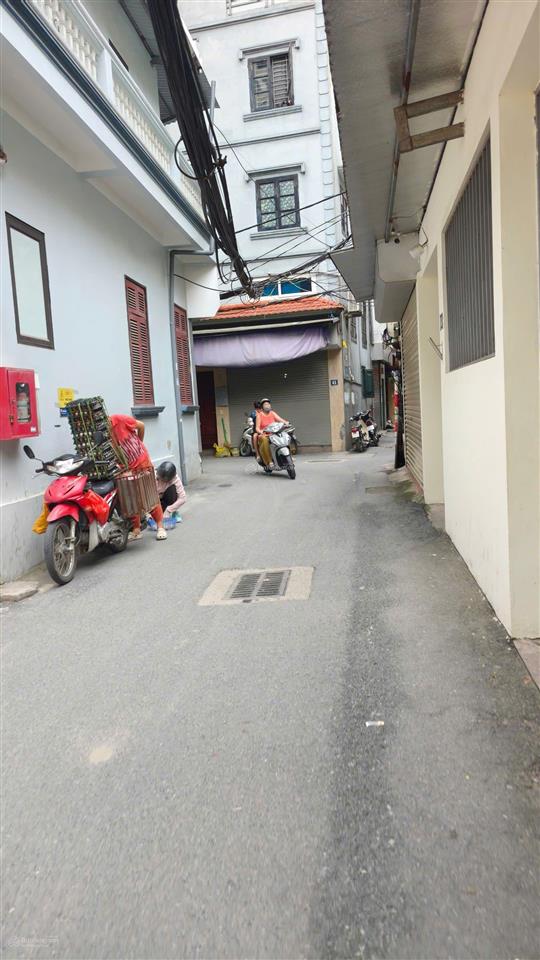 Rẻ nhất mỗ lao  thang máy 5 tầng mới, 41m², ngay chân plaza hồ gươm, trần phúhà đông, hơn 8tỷ.