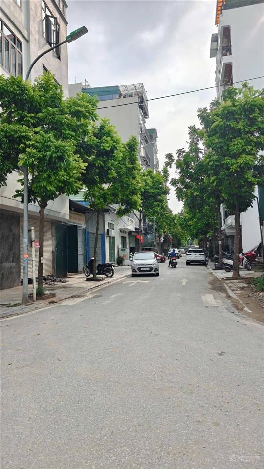 Đấu giá ngõ cổng đa sỹ, hà đông, ngay ngã 3, kinh doanh đường vỉa hè  không lỗi. 50m2 mt 6m, 14tỷ