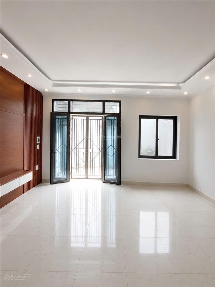 Bán nhà đa sỹ,55m2x5tầng chỉ 7tỷ hơn, ngay gần chợ, trường học c1.2 kiến hưng, hà đông.