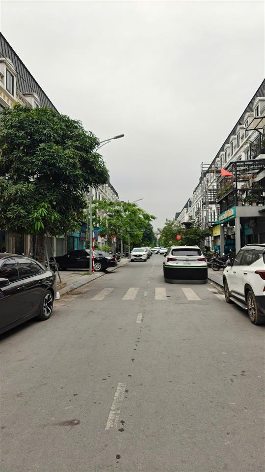 Bán liền kề lacasta văn phú, hà đông trục kinh doanh vip cạnh tháp đồng hồ, 75m2 chỉ hơn 22tỷ