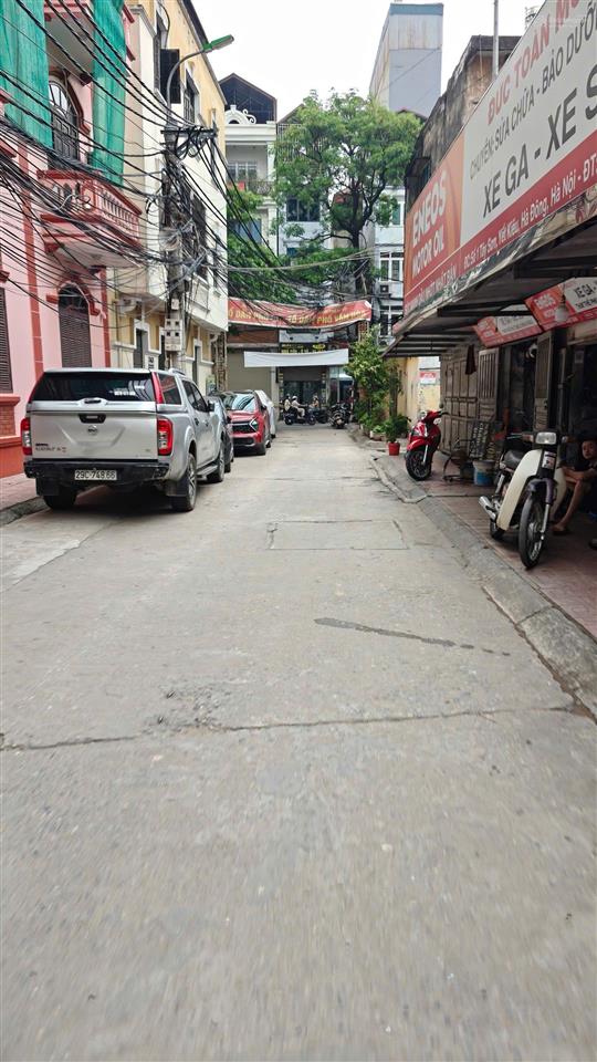 Giảm chào giá tốt 6tỷ hơn đối diện vườn hoa nguyễn trãihà đông, nhà 2 thoáng, ôtô chạy vòng quanh.