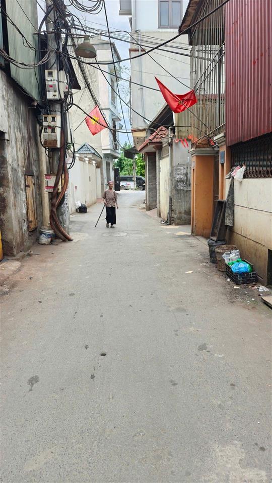 4 tỷ nhỉnh  hàng f0, giá đầu tư, mua ở cực rẻ. ngay cạnh khu thả diều kiến hưngvăn phú, hà đông.