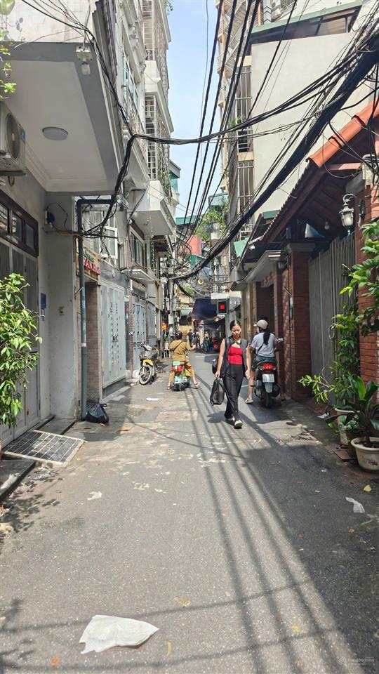 Chủ bán gấp nhà 58m2 chỉ 6,5tỷ ngõ 197 trần phú, ngay ga văn quán, hà đông  giá siêu rẻ