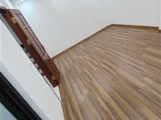 Bán nhà hơn 8tỷ nhà mới thang máy 45m2 trần phú, mỗ lao, hà đông, trung tâm các trường đại học lớn