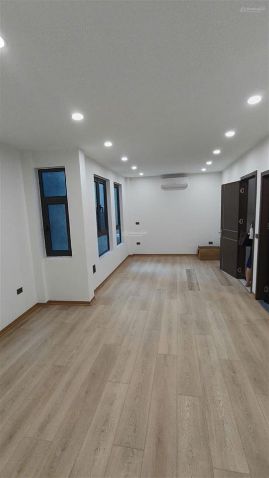 Hơn 7 tỷ la khê hà đông 45m2 x 4 tầng, 10m ra sân chơi công viên, ô tô tránh, đỗ ngày đêm.