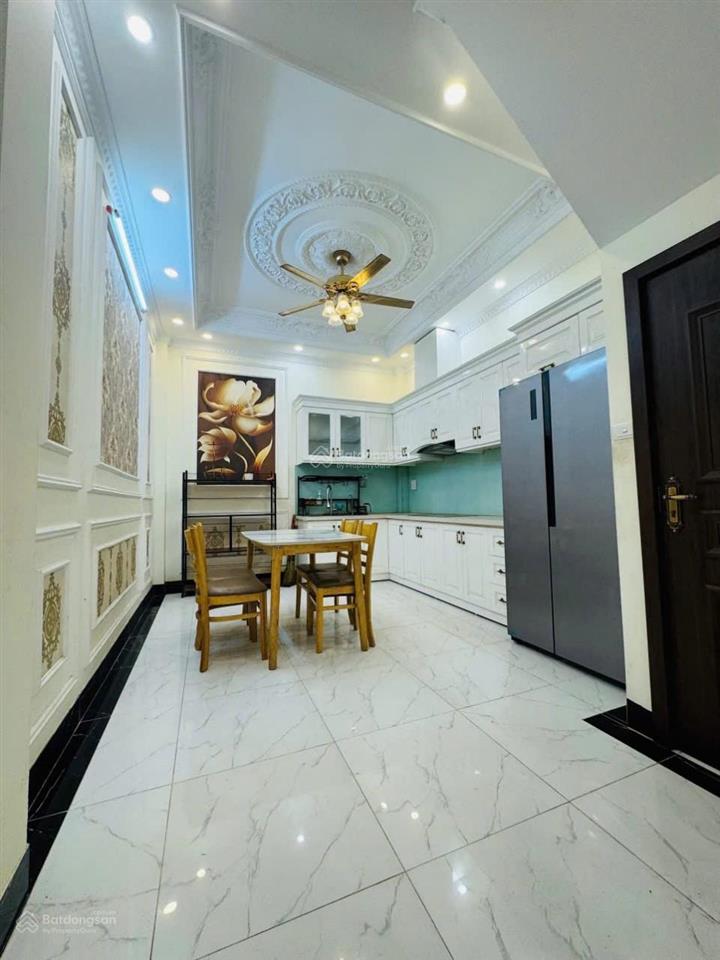 Nhà tái định cư việt hưng  full nội thất  đường 8m  vỉa hè 4m