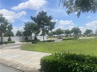 Đất thổ cư mặt tiền giáp sân thể thao và quán cafe