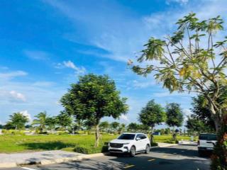 Đất nền cuối năm cách ql1a 3km mặt tiền 12m .