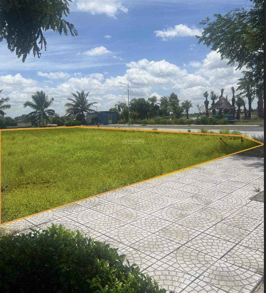 Mặt tiền cách nguyễn hữu trí 200m . nhà mặt phố sồ sẵn
