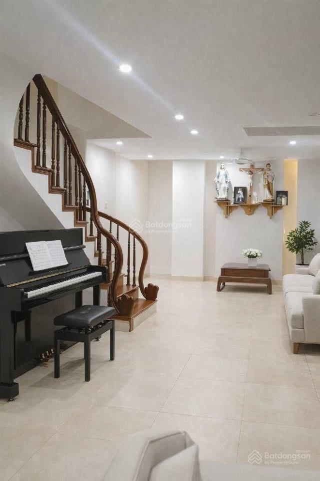 Chị huệ cần bán căn liền kề 50m², 5 tầng, 15.85 tỷ, kđt văn khê, hà đông, nhà đẹp full đồ