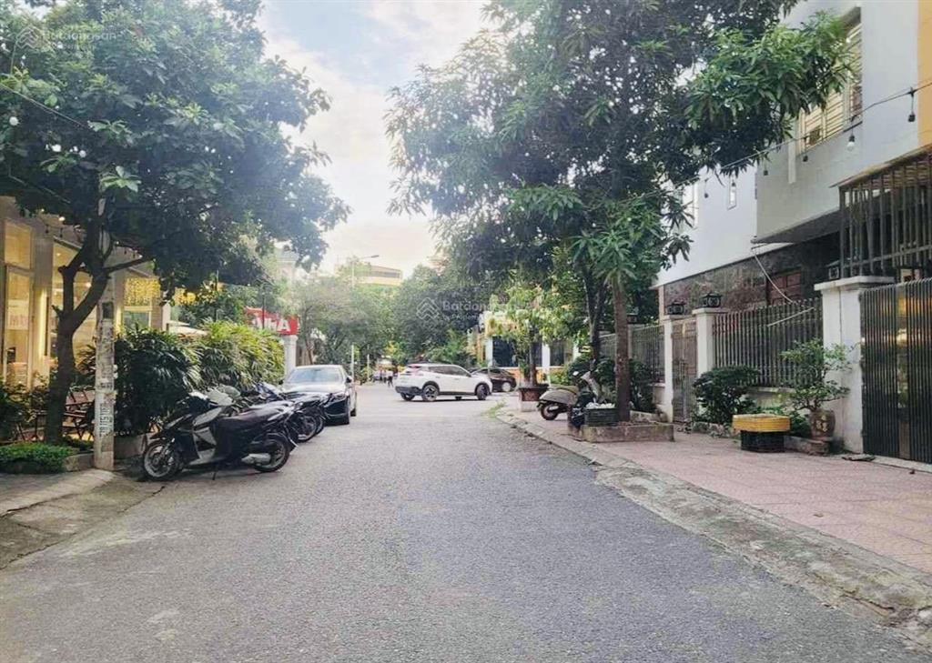 Bán gấp căn lk nông quốc chấn, 83m2, mặt tiền 5m, 18,6 tỷ, kđt văn khê, hà đông