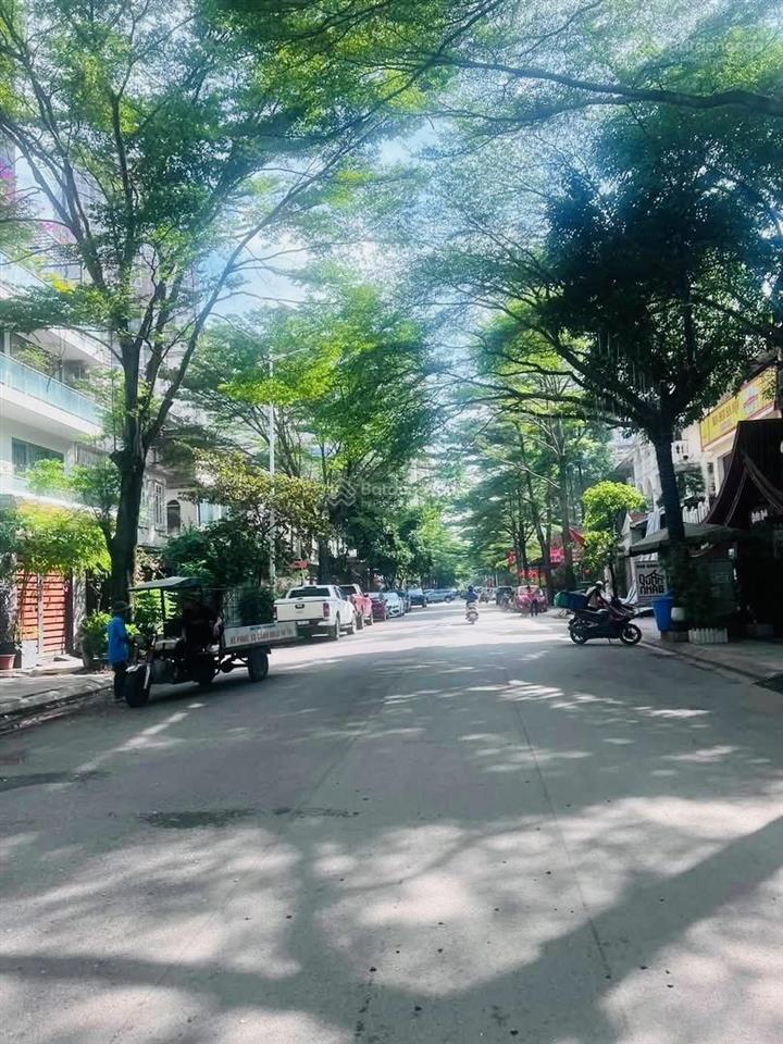Bán nhà liền kề  83m2  5 tầng thang máy  19.95 tỷ kđt văn khê la khê hà đông