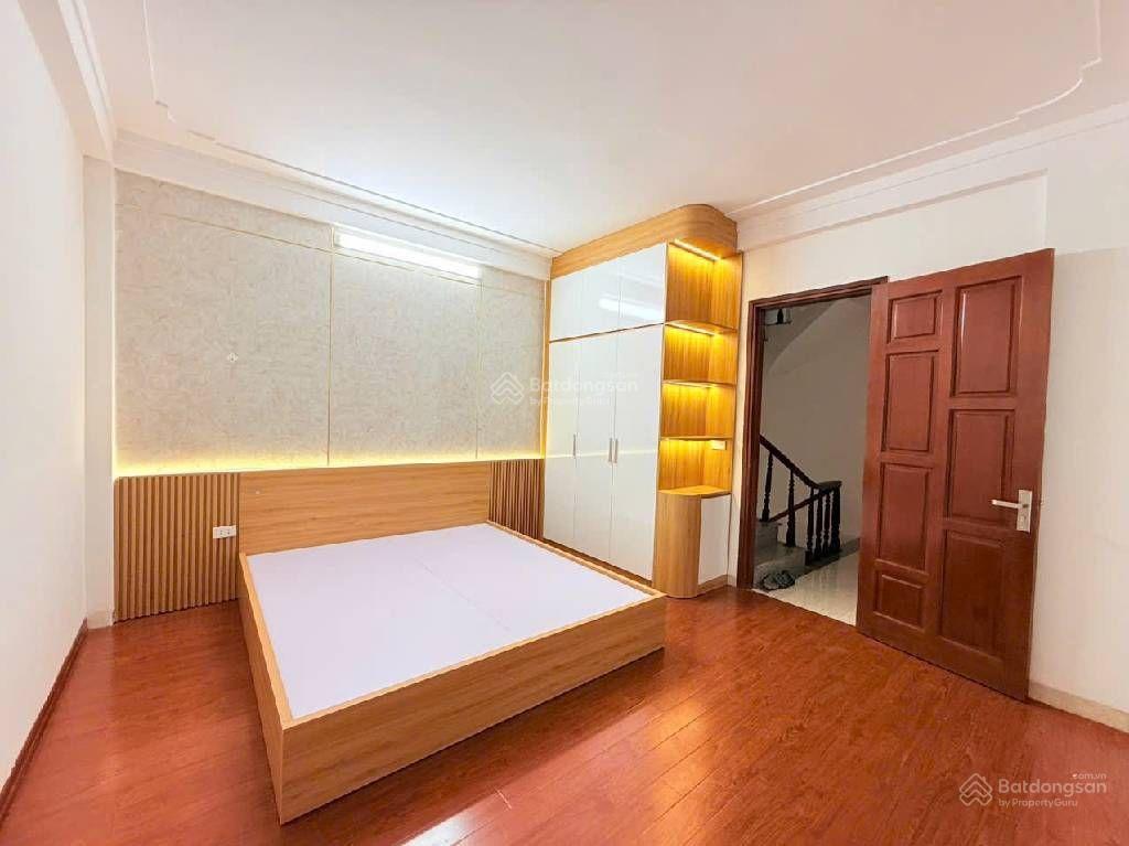 Trung tâm mỗ lao thanh bình hà đông nhà 35m2, 5 tầng, 6,2 tỷ. chủ cần bán nhanh ô tô đỗ gần