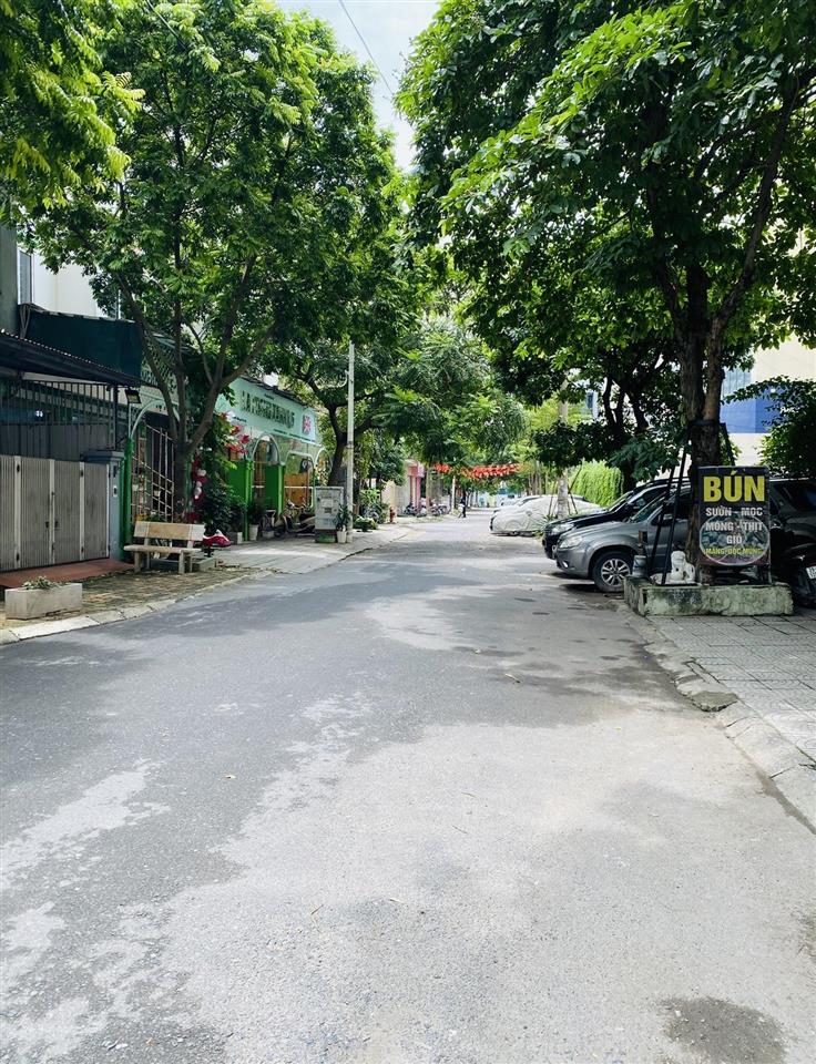 Bán nhà xây thô, 83m2, mặt tiền 5m, 17,6 tỷ, kđt văn khê, la khê, hà đông